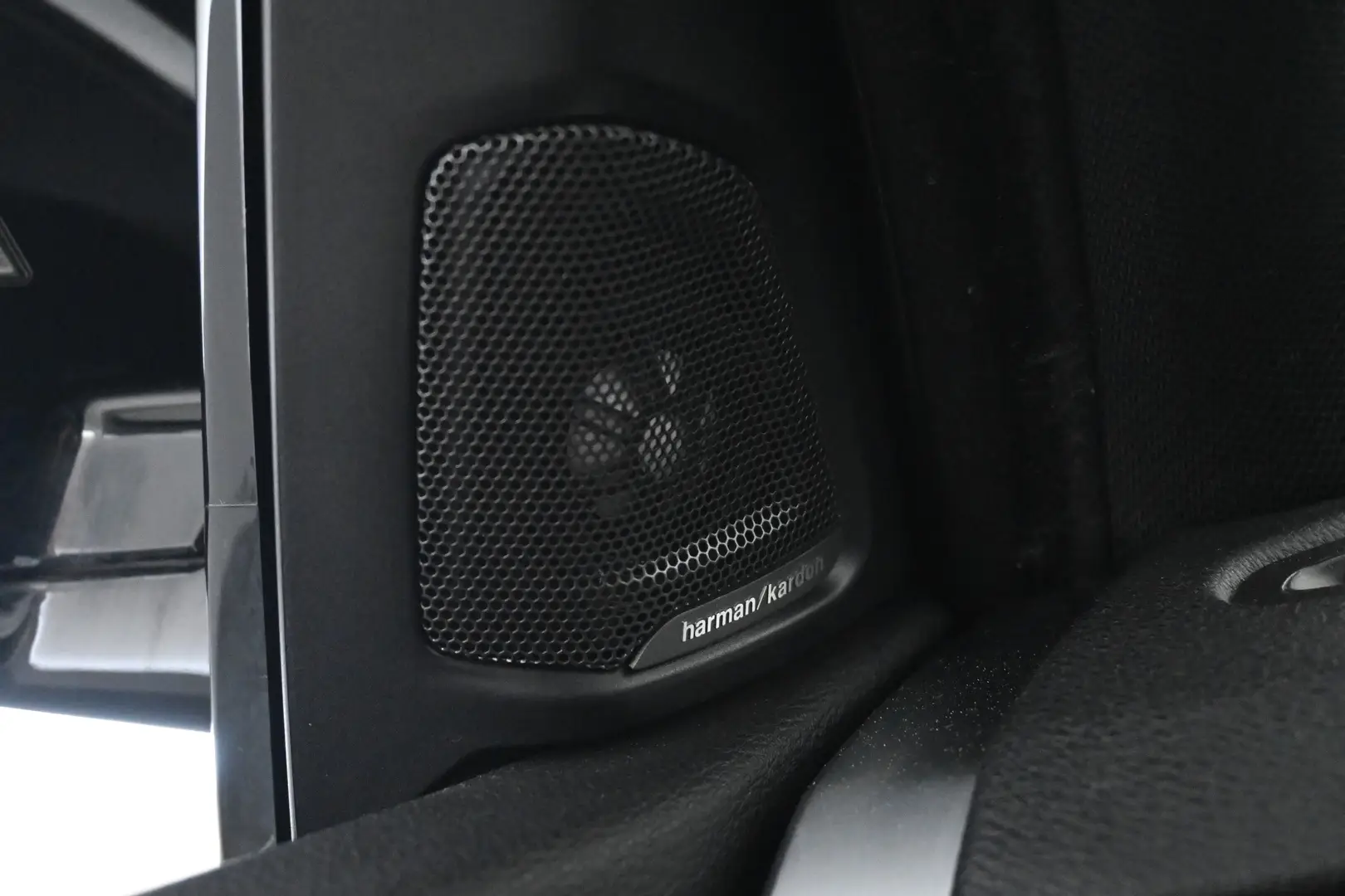 Car Image - YPvuYwIwcK2oAwe3yBqbM