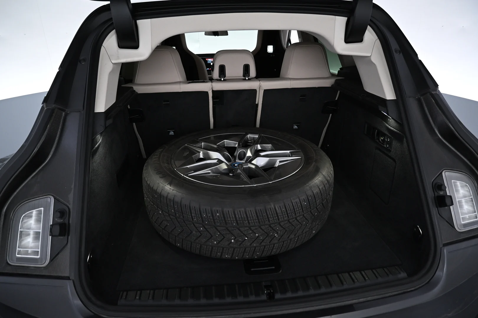 Car Image - 5ByFZOGD1b0txnBCL5atmu