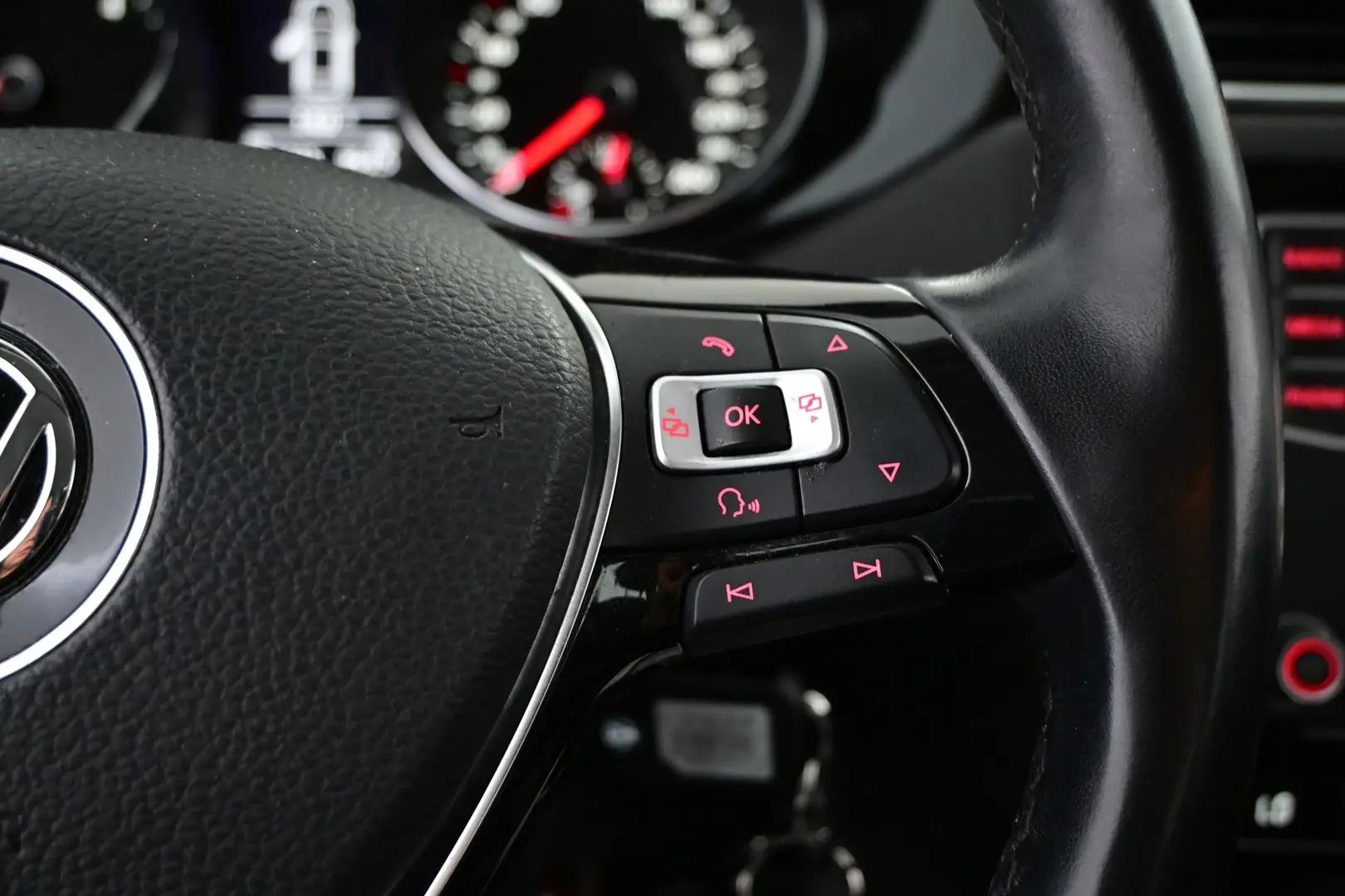 Car Image - 6NVBsqQZGOzp2uiCfmhnqj
