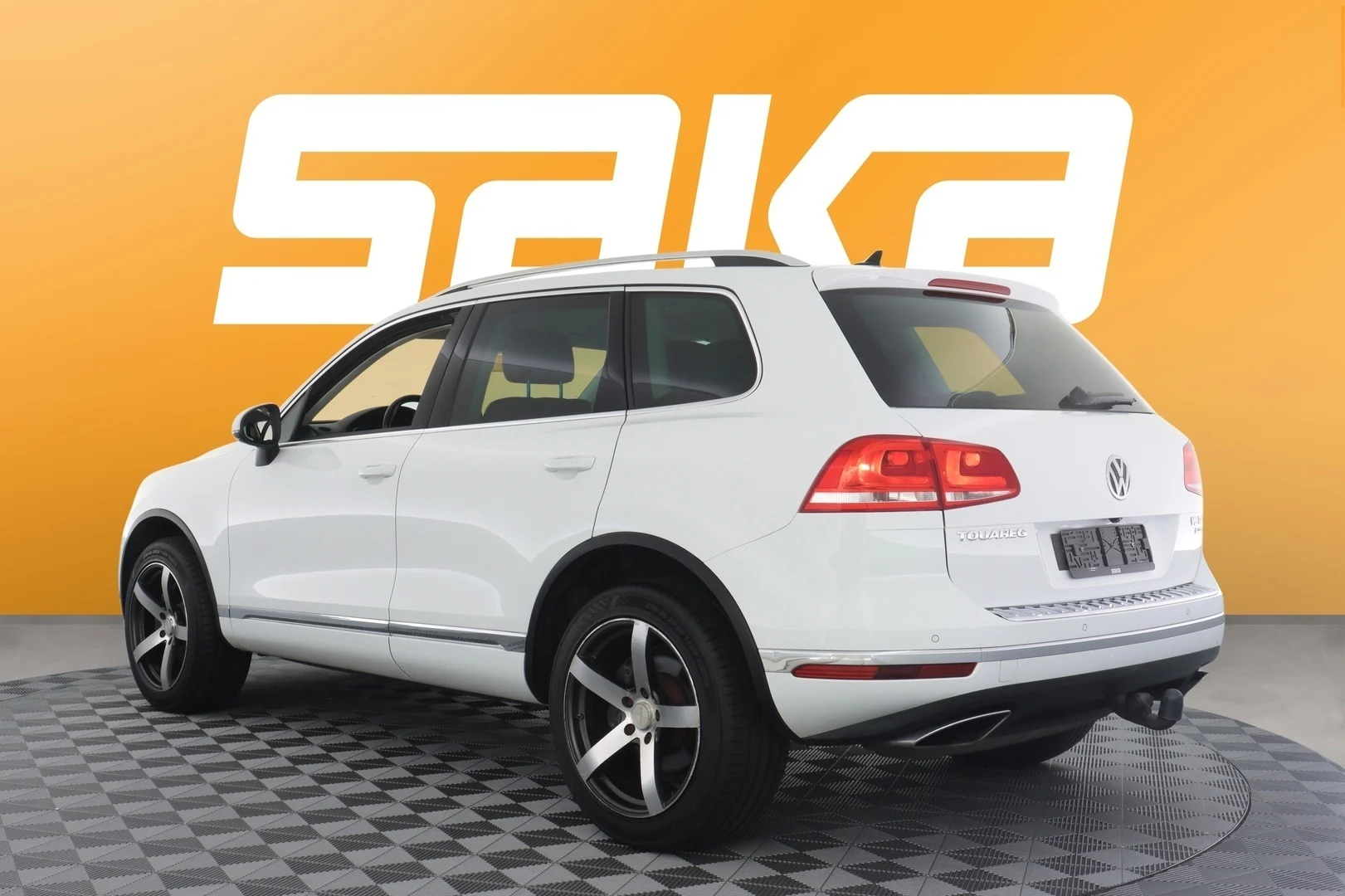 Car Image - FvbSkWF4LG5i8XOD9KfnE