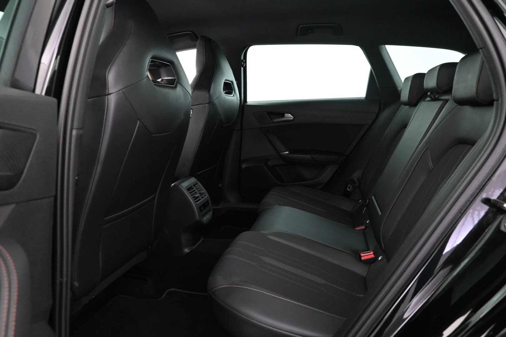 Car Image - e72uo13tcI4NtYQ53dr9Q
