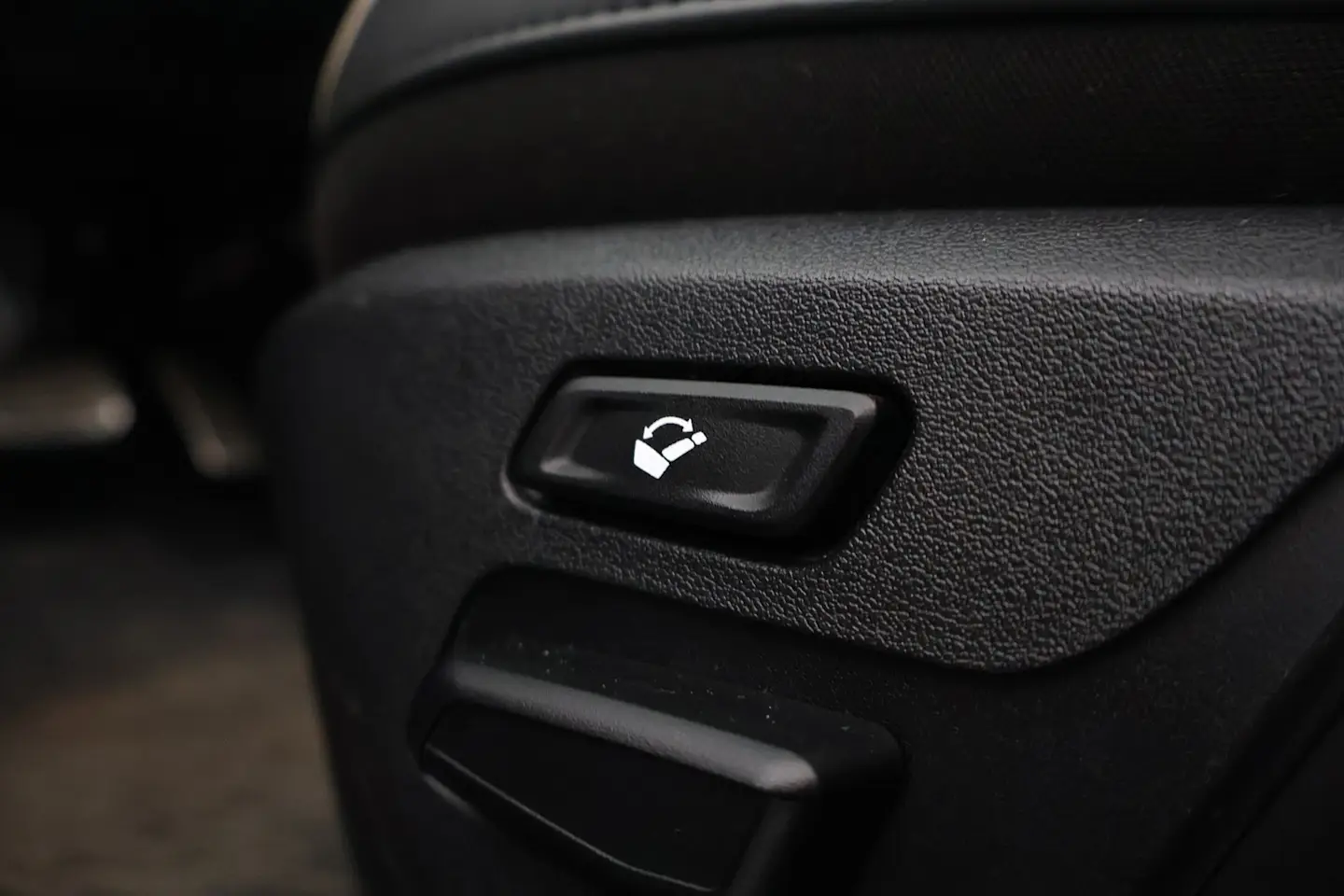 Car Image - 5R1VA3te1jc8C9kHPzs2Bq