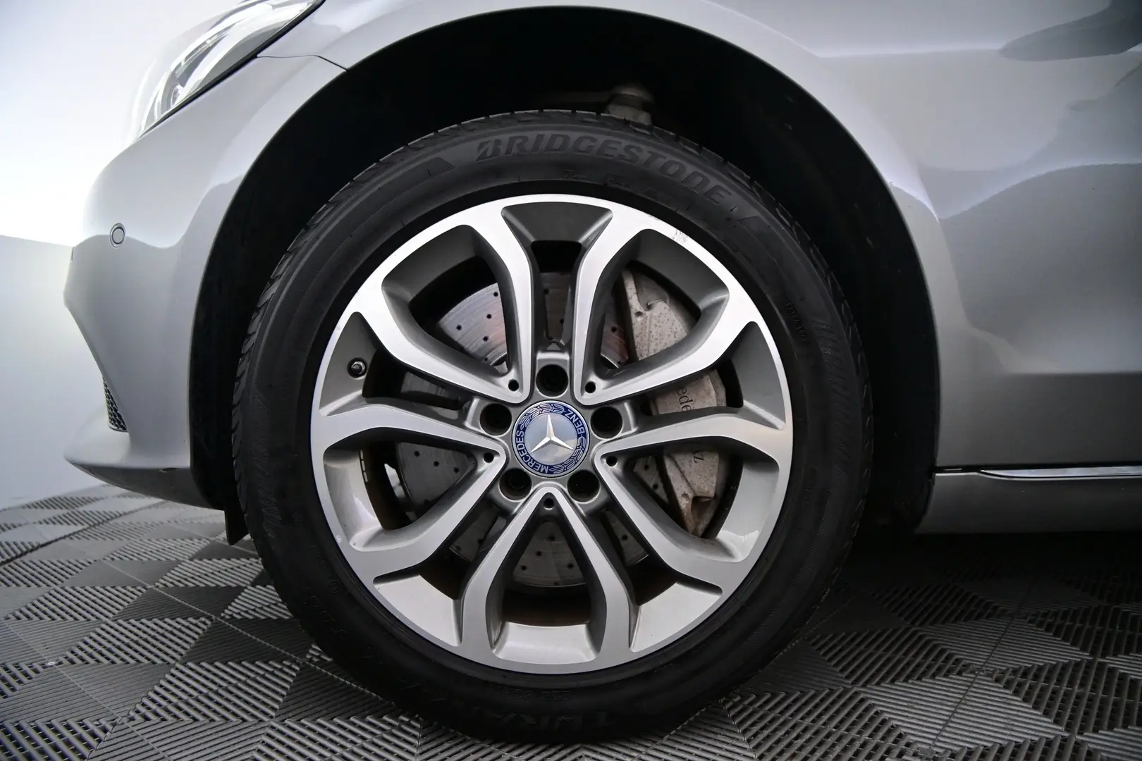 Car Image - 3Q1cmYW1wquo21rty4CEox