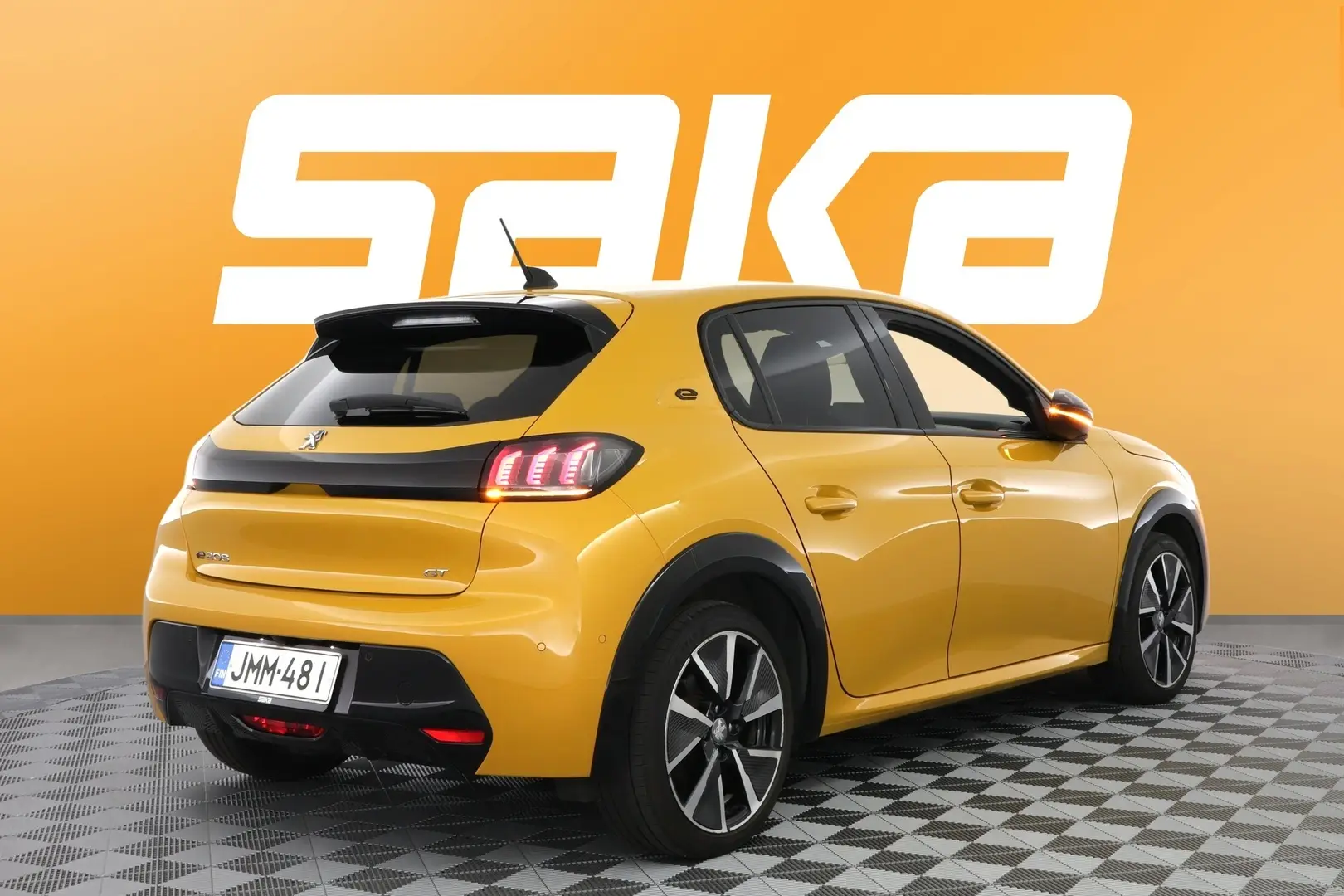 Car Image - Oyx9WXkBsVN8caE55q28K