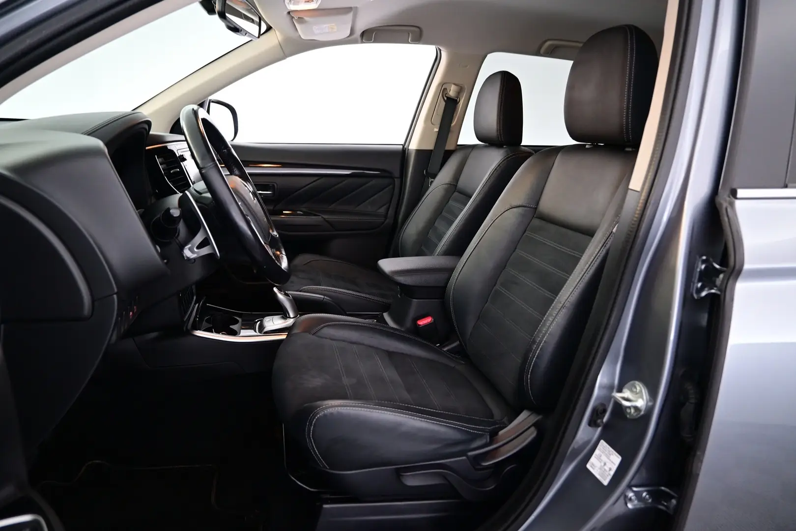 Car Image - 67ZvaloxhGFdvm4VTd6b41