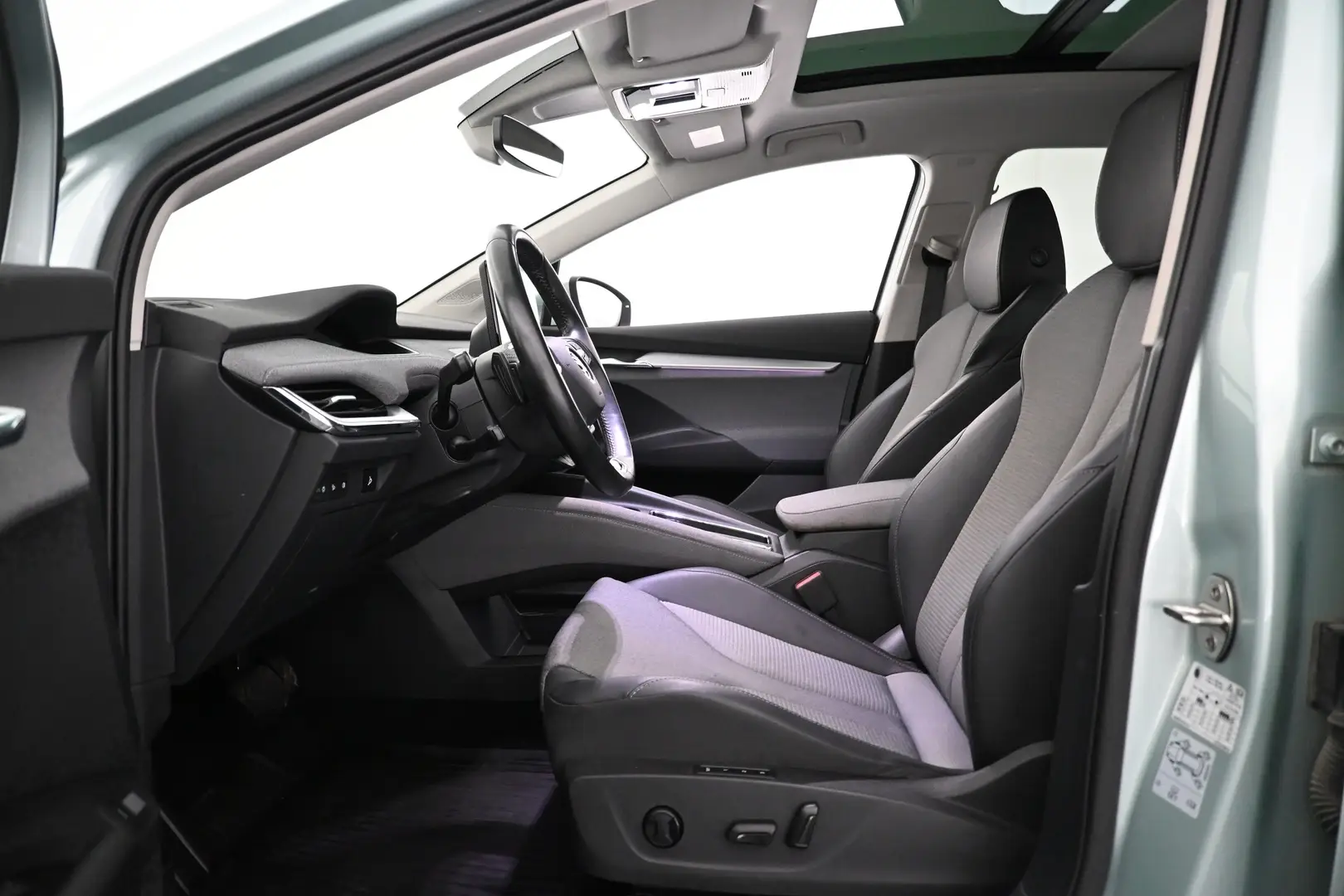 Car Image - TdXmtD8o5VZ0e3lbEPxZ3