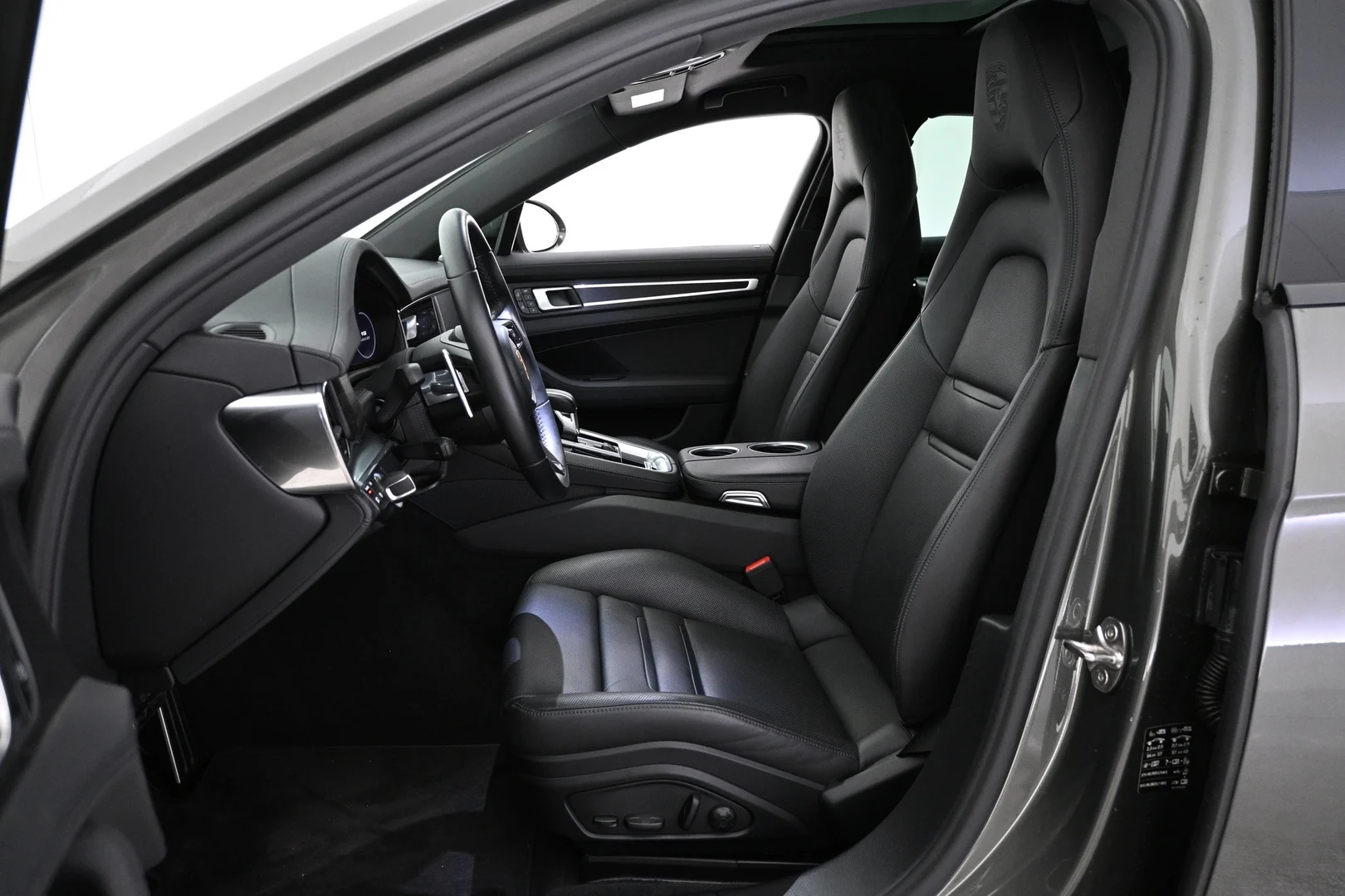 Car Image - 6tqKy0S5IRDZYECjJr0mW9