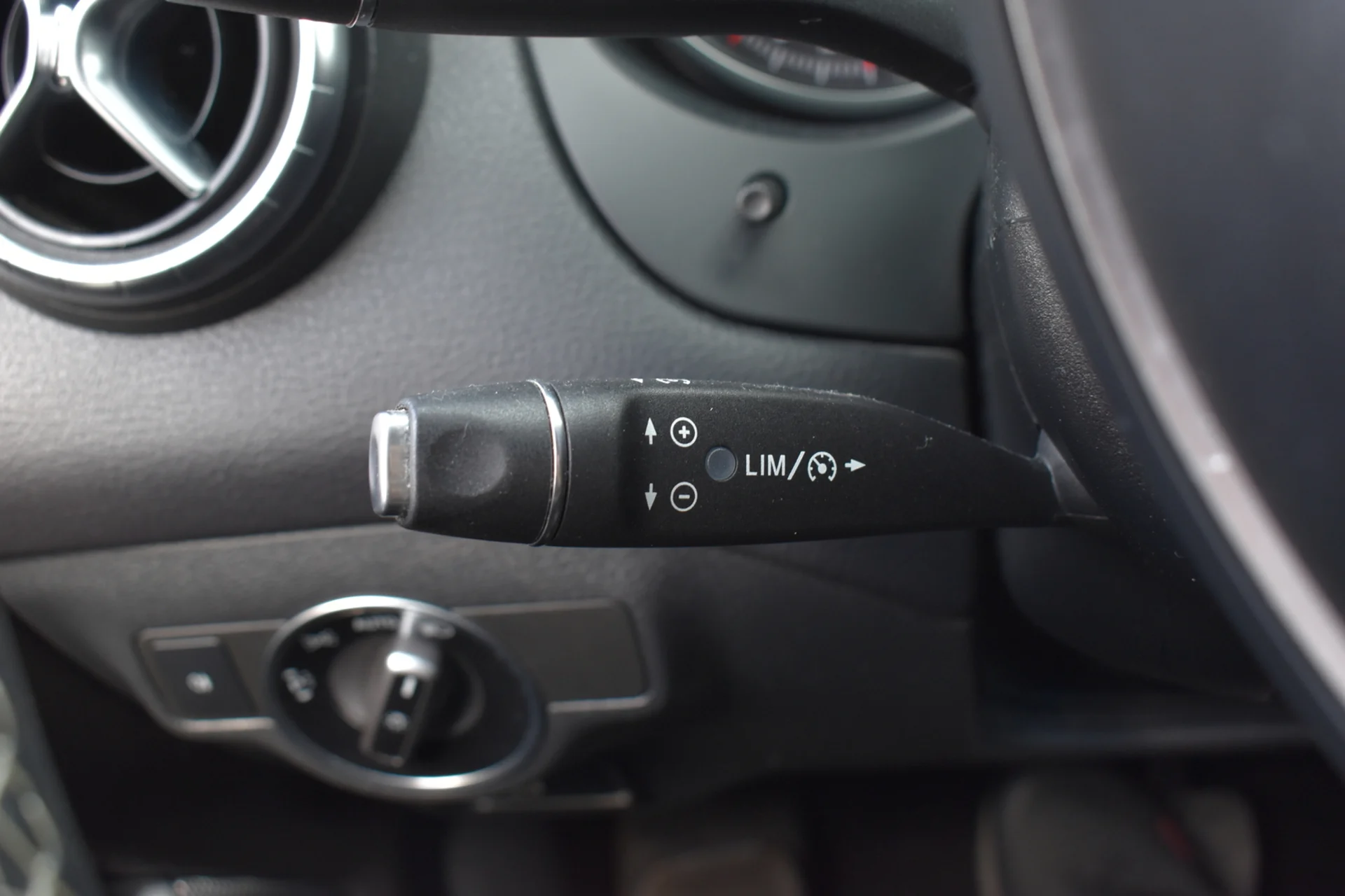 Car Image - 33KBeCHEY4h6MQ5WIvsq45