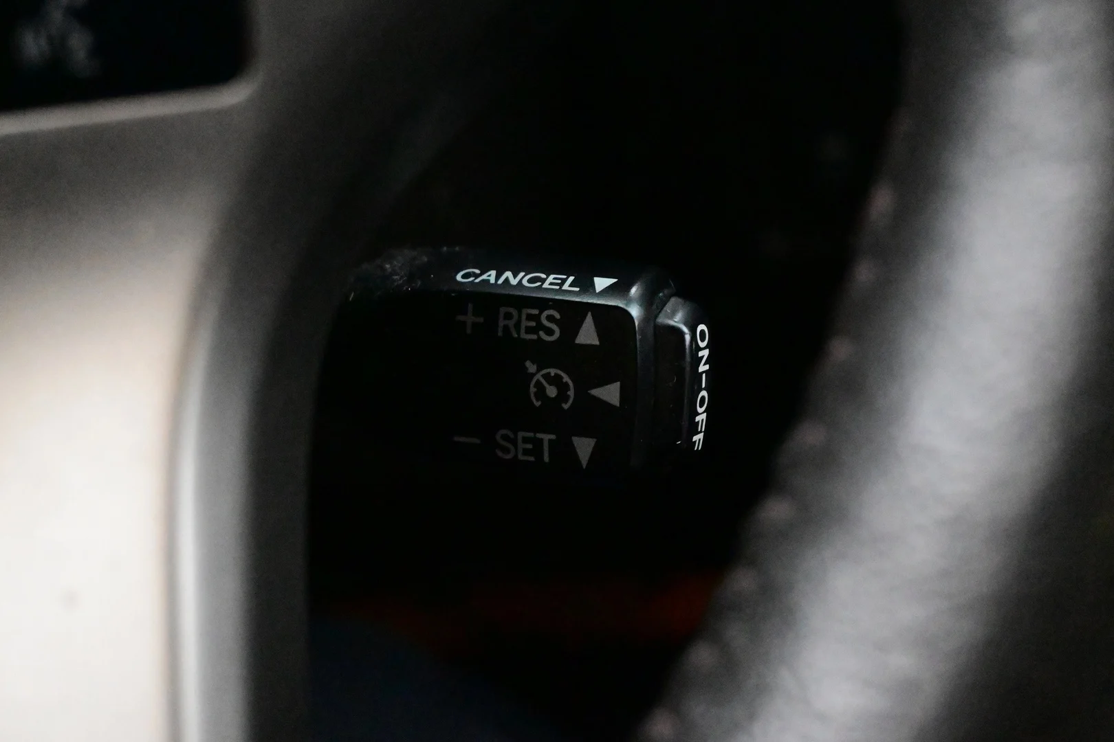 Car Image - 5M5YdG0PzylyqLbdGWuZsi