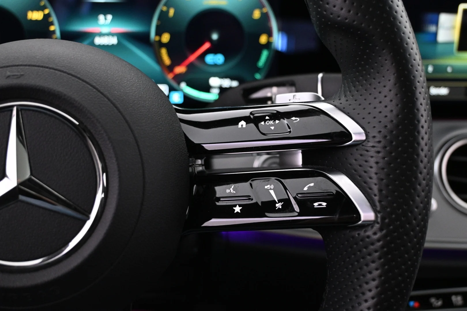 Car Image - 2kVeqoK8PBI7q3aY9zeBED