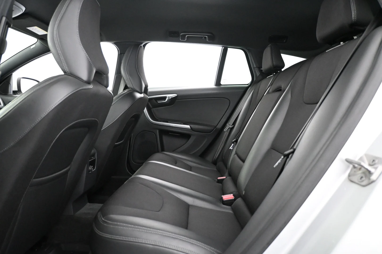 Car Image - nhHXNKFkAoSPtoZsxA21m