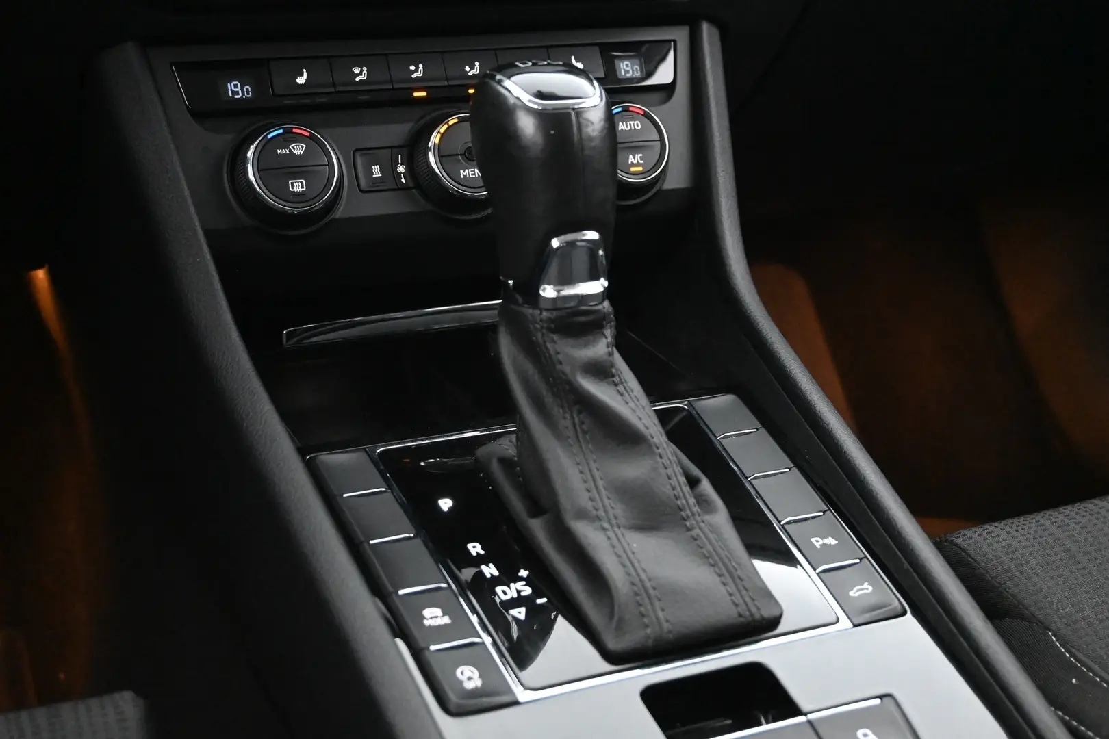 Car Image - 4MmlAYZ3hQvkSh8w4JYmfI