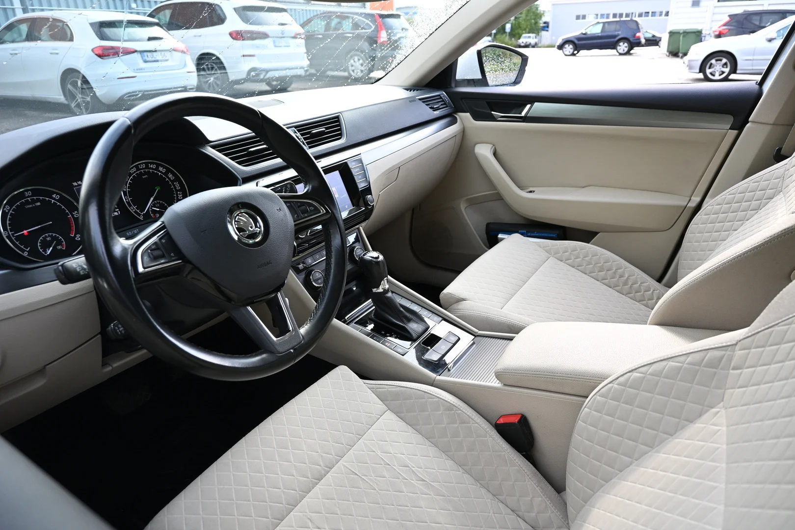 Car Image - 35c45gwHClb28VkxVojTIU