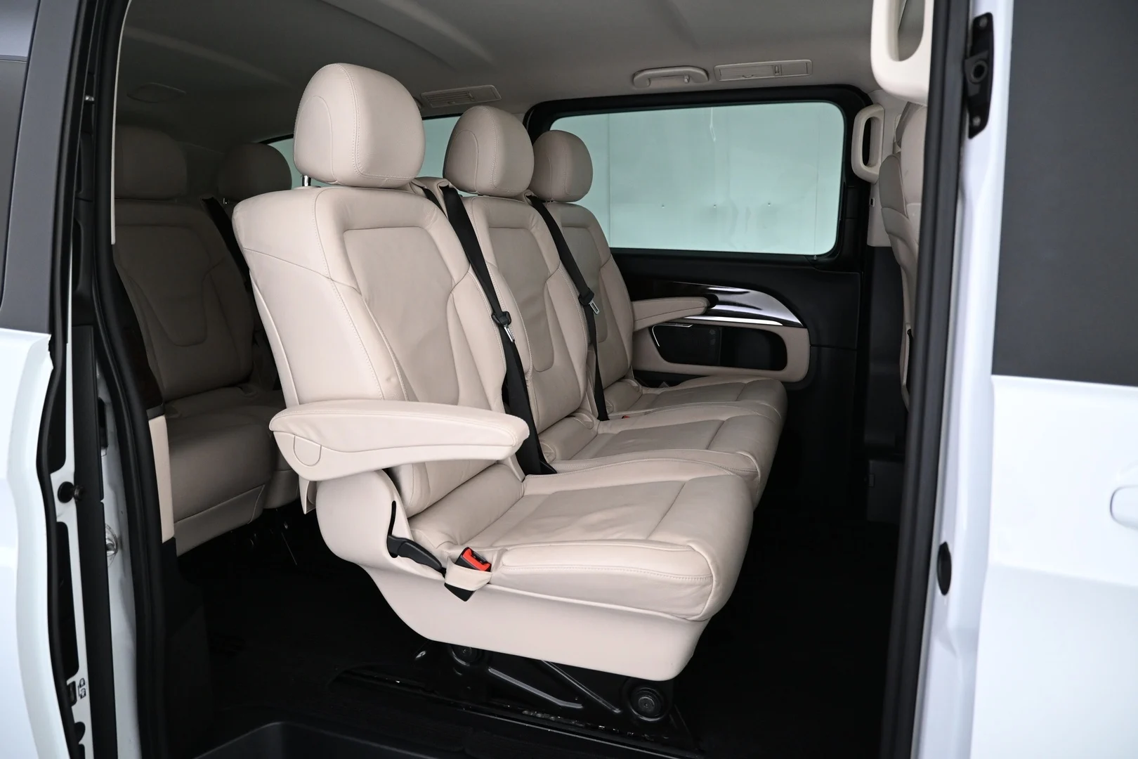 Car Image - 4lKUIOlAnrwNWXepl3MbEy