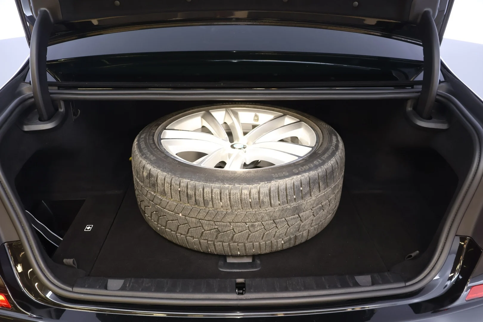 Car Image - liVEyLGqy73B1bmfjZ2No