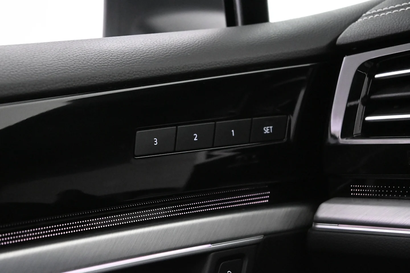Car Image - 34GHuz6izc45g62k3u0Gqs