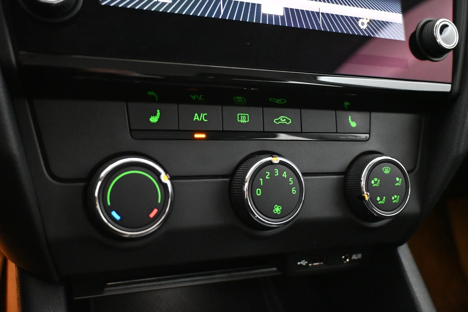 Car Image - 7xyXTemRP8voErcYr3Nb2X