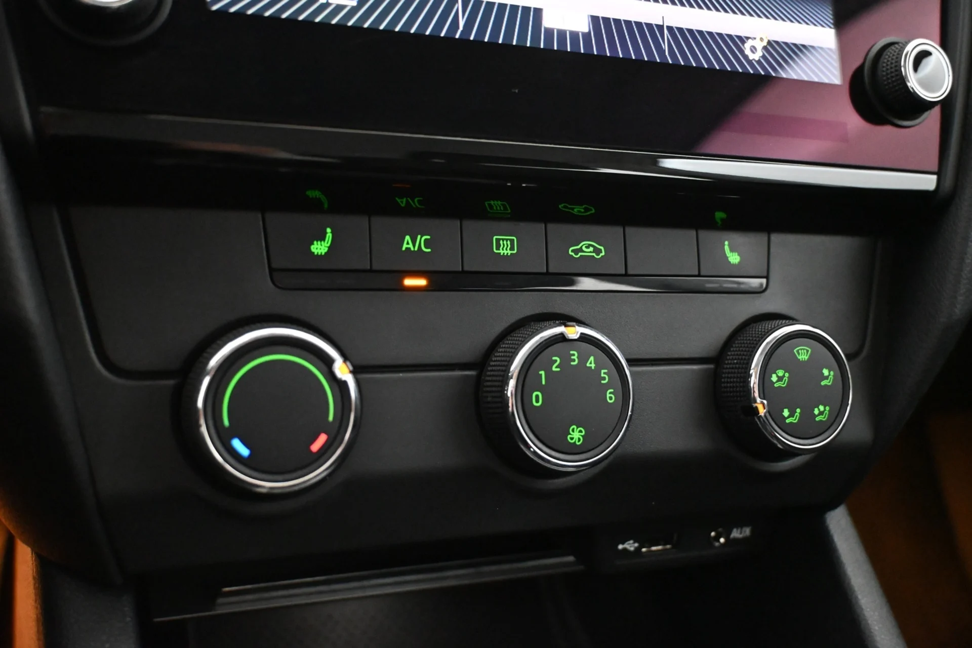 Car Image - 7xyXTemRP8voErcYr3Nb2X