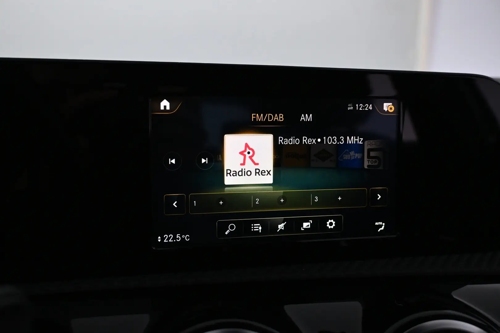 Car Image - 1skr2wxxGSQLKnKcP9nPjy
