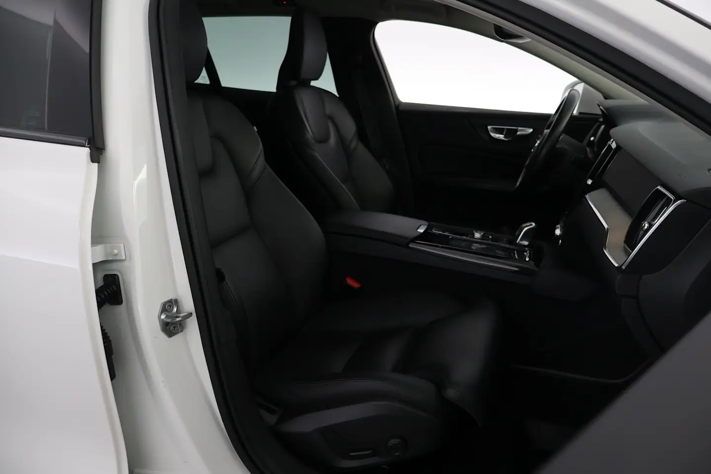Car Image - 3Sy0VGOzb1xe2OFiJQBHXF