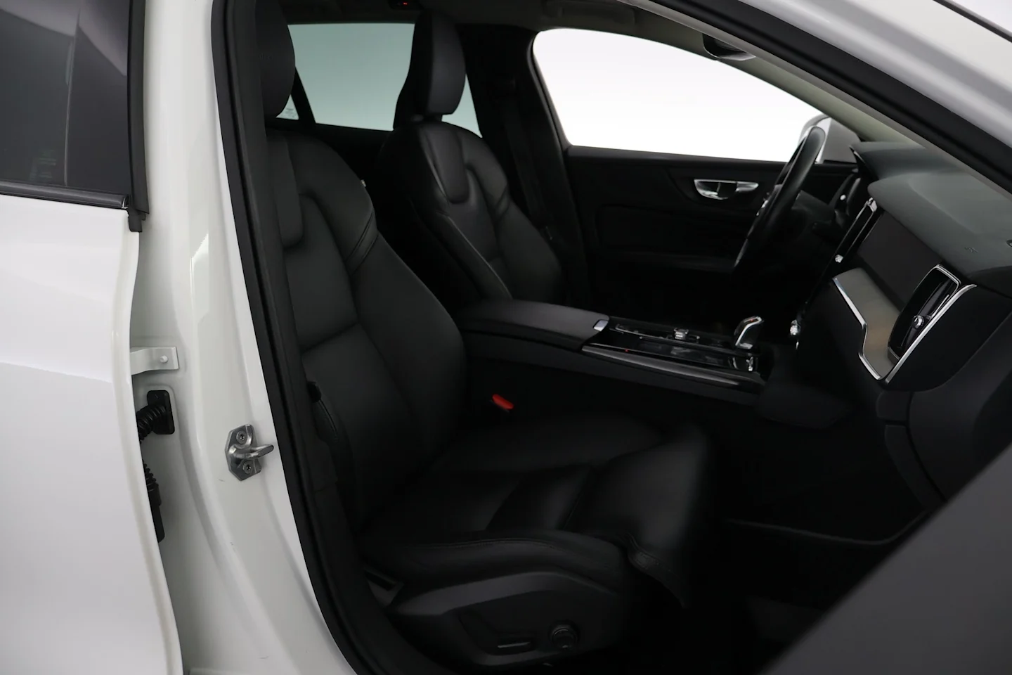 Car Image - 3Sy0VGOzb1xe2OFiJQBHXF
