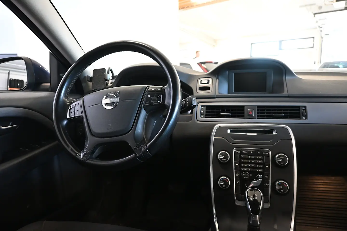 Car Image - 4V5BQhhqlZq6hvGB2rKl1I
