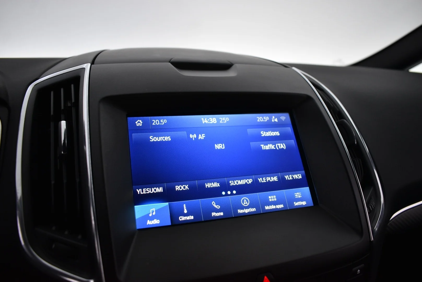 Car Image - 635k16mOJ75XbGxWn83XzE