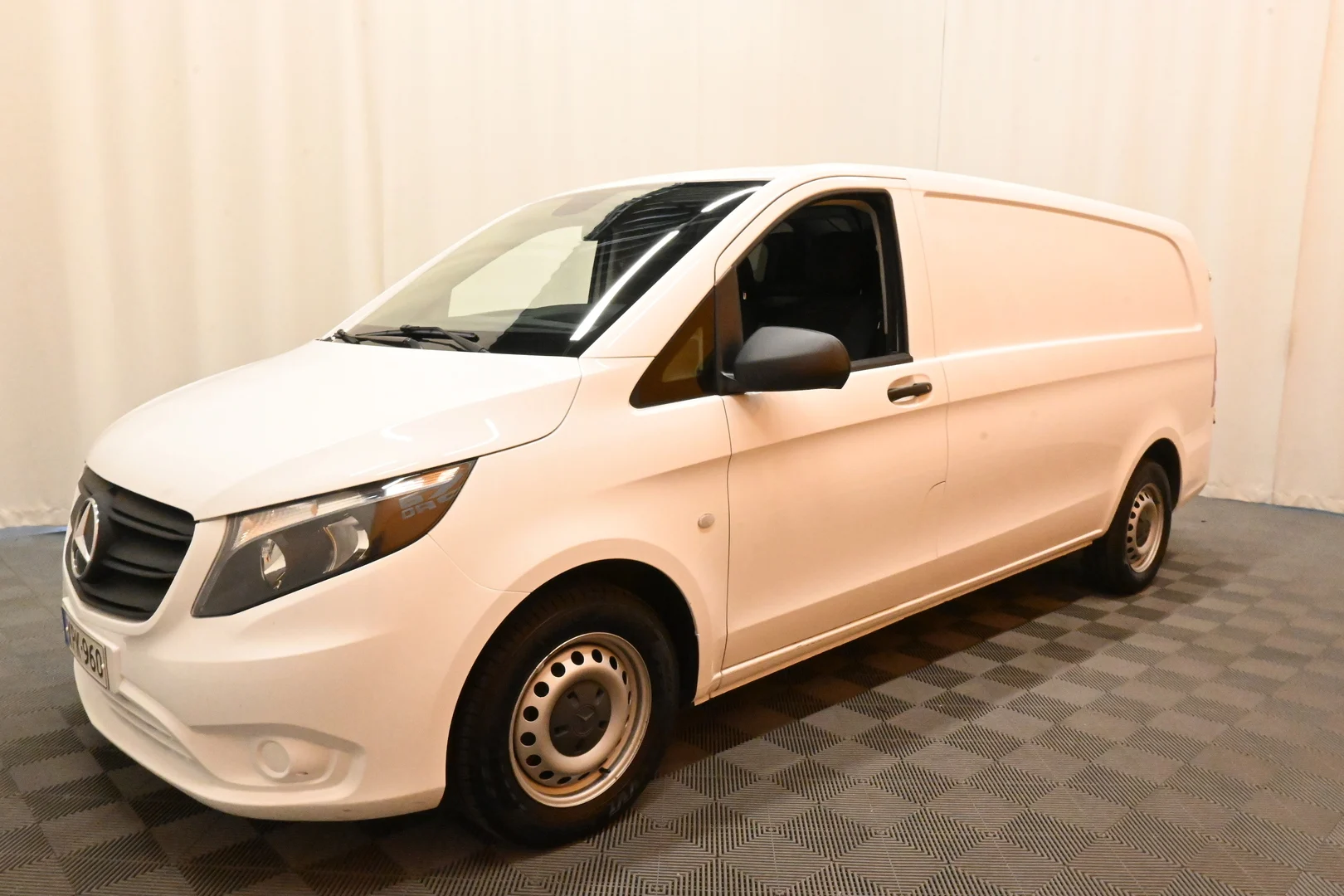 Car Image - 1eoOGFyfJDGs3FiNE7fOvd