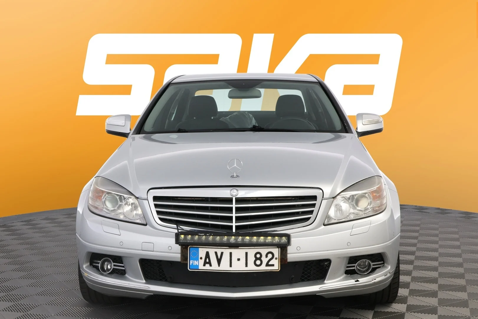 Car Image - 4xt4G8D4XuUn4updLh7IFI