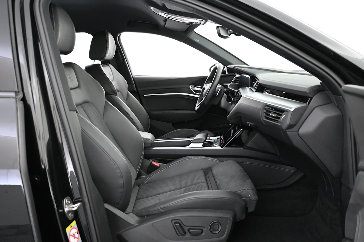 Car Image - 3k2y8c4jgCi7VT7V6WHUvK