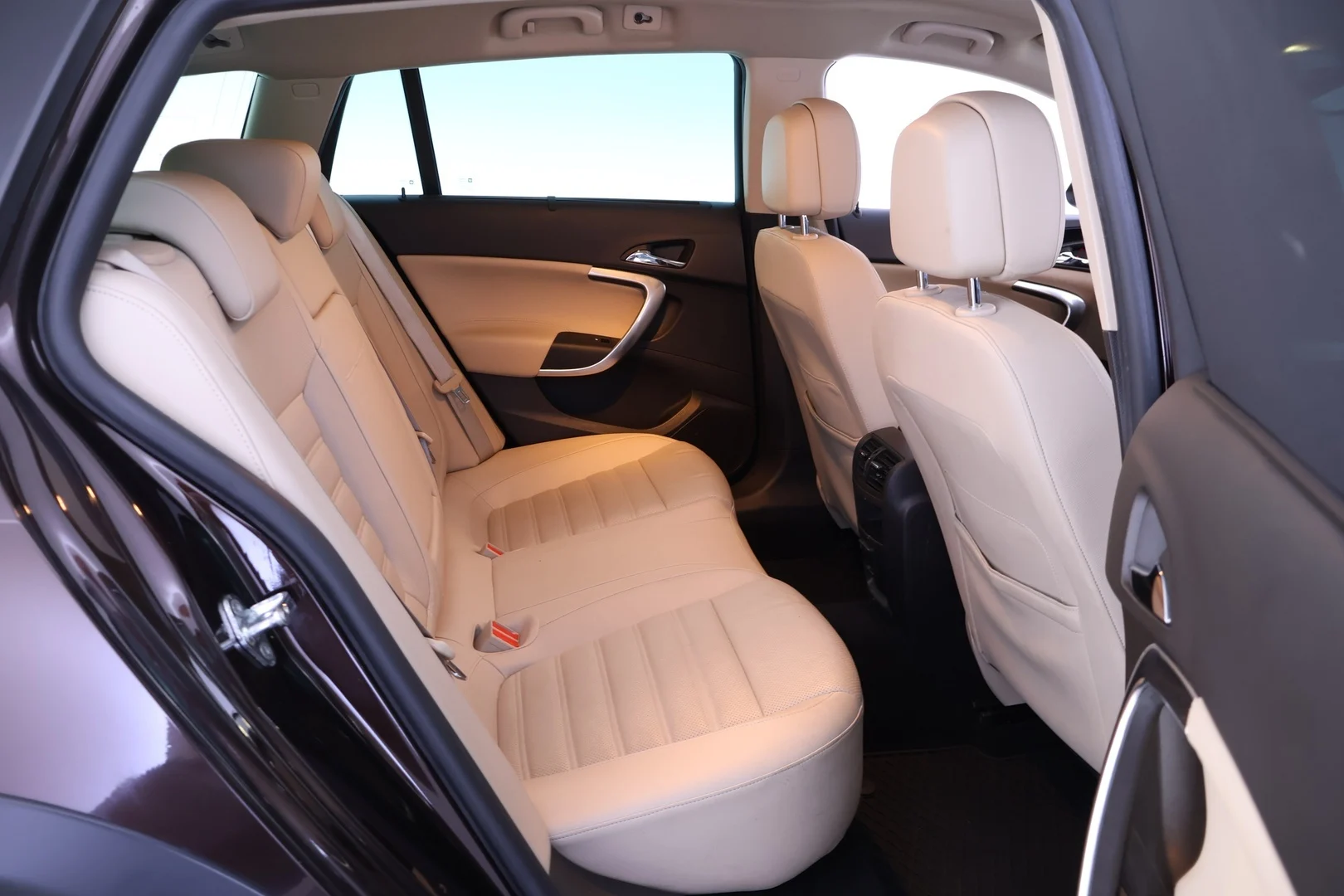 Car Image - 5Rw1DgJBAal4BGzSOMy0Pw