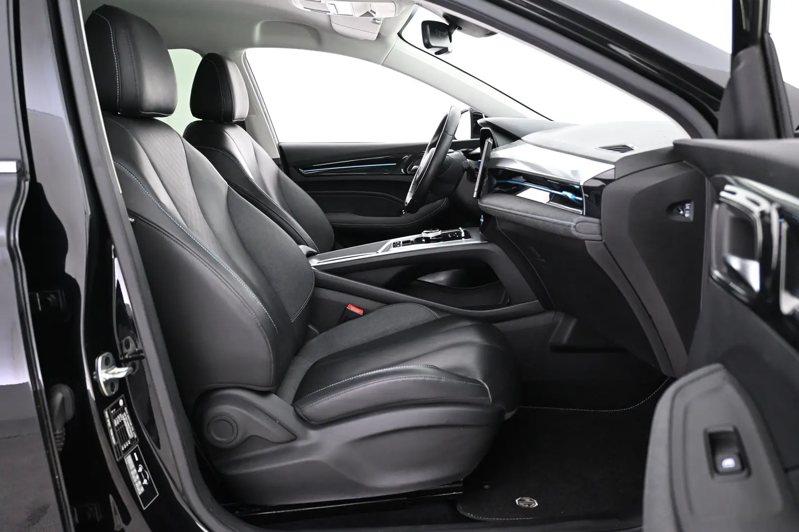 Car Image - 3Bz8rQ2A20Y0JKMFEn4WkH