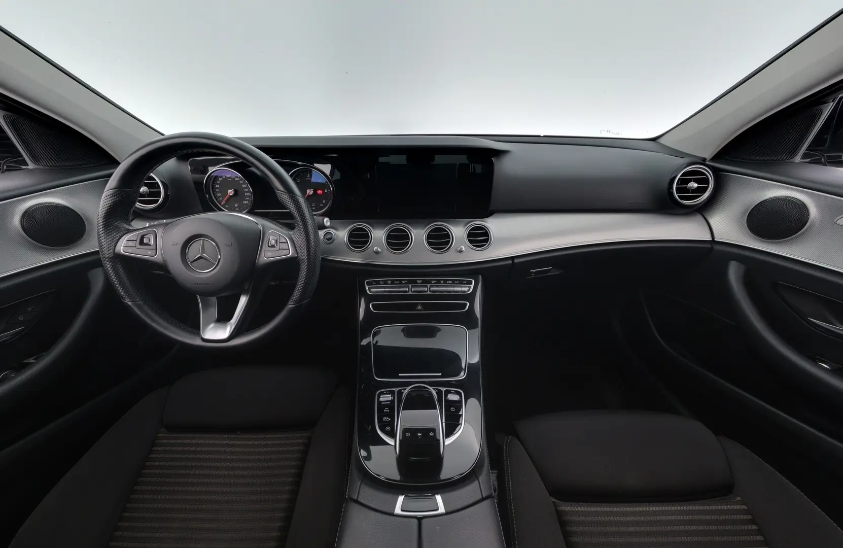 Car Image - 3551e4O2eszF6WXxNbH6Um