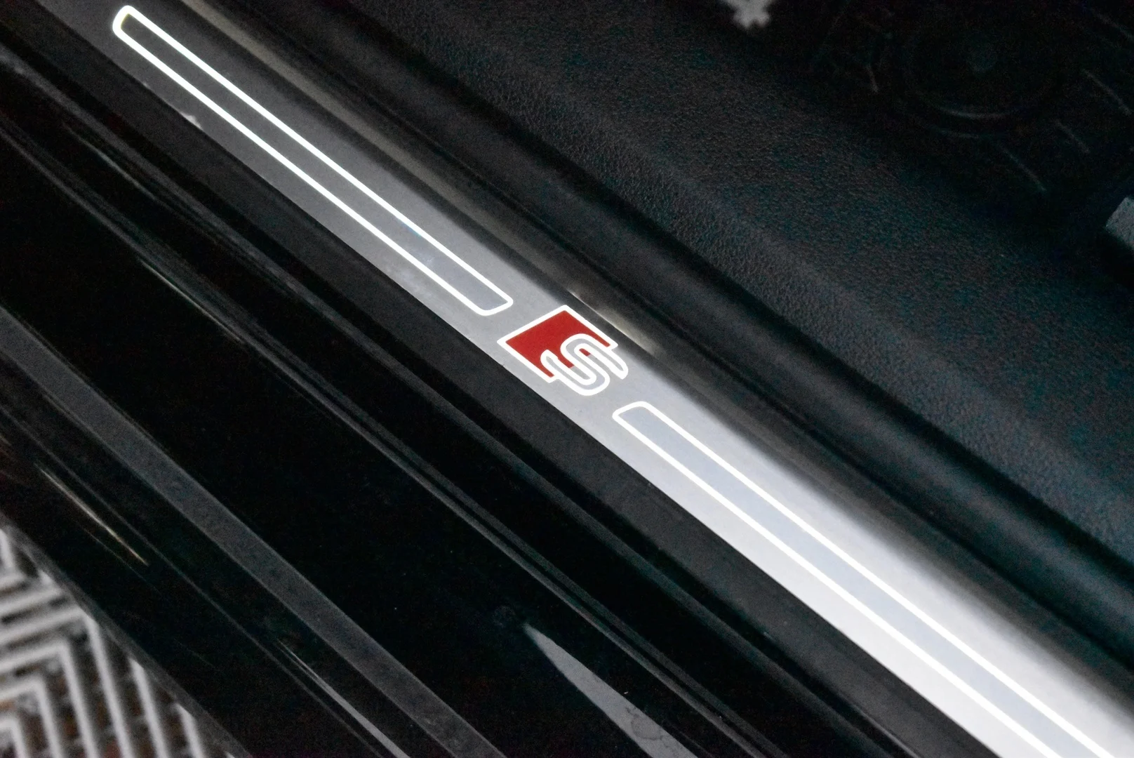 Car Image - 5hbpep0ViLxbKgPchItZHX