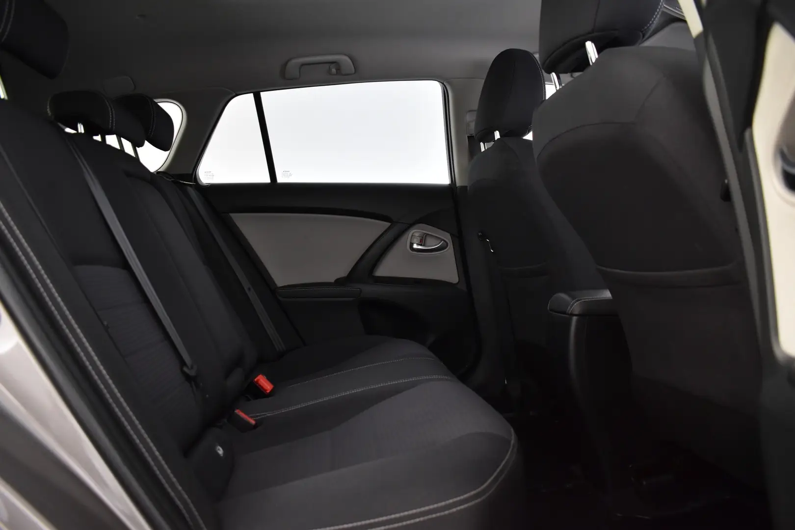 Car Image - 6CrCPQNx2OB5SduDKEqmOu