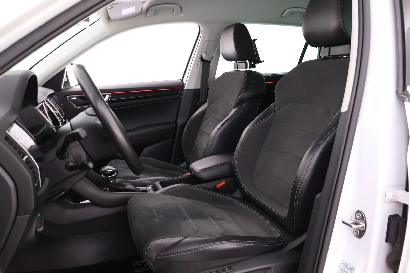 Car Image - 2SOrKvxEeSBfPIQ5jRhX6H