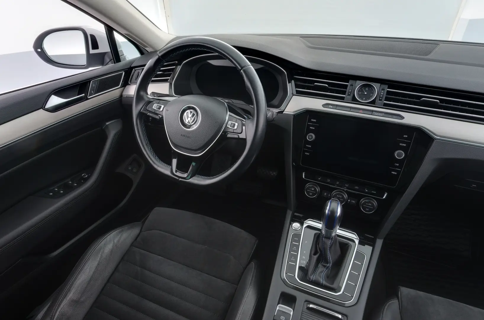 Car Image - 1o8sCdnmbrcMVy0y5wKjTi