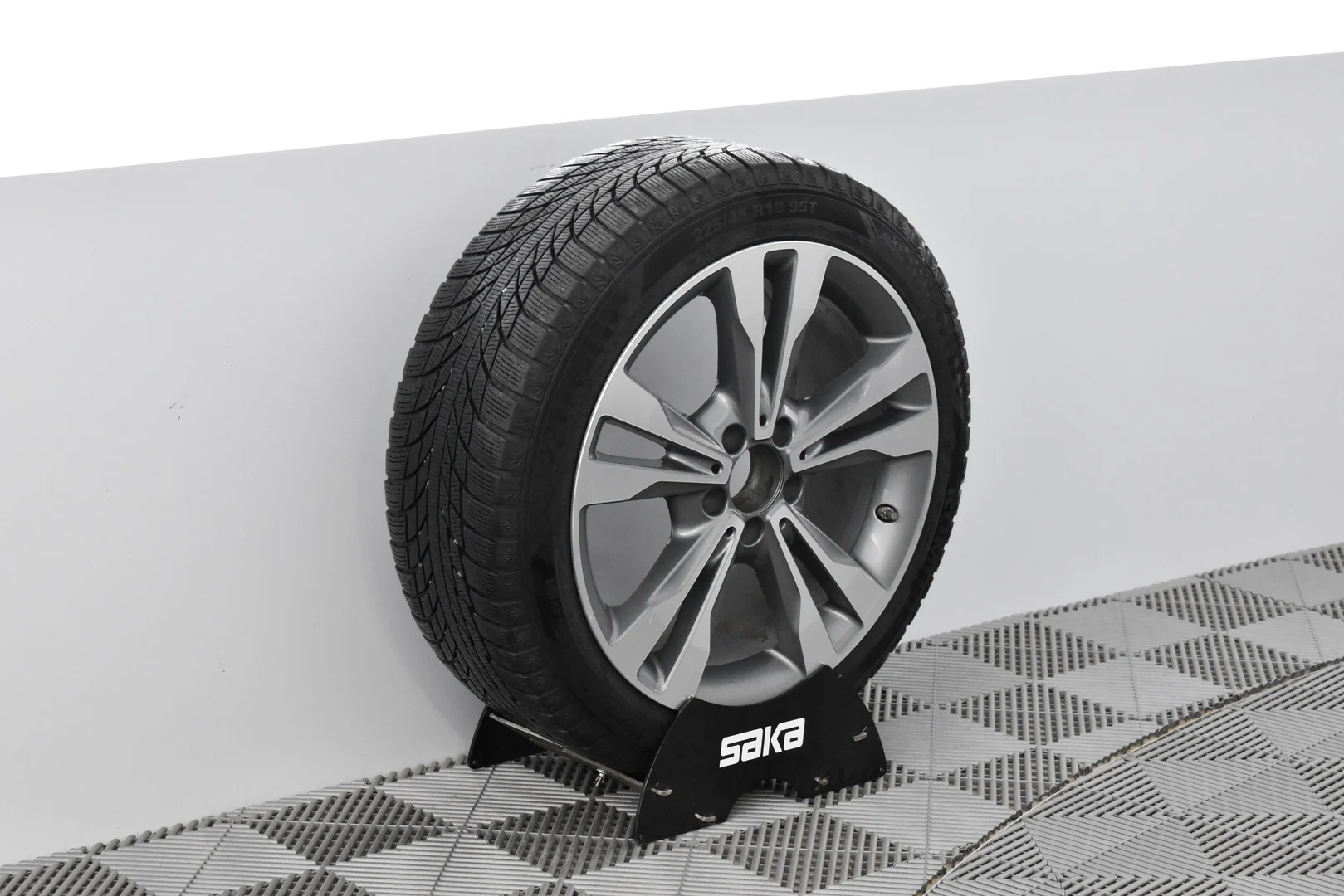 Car Image - 2iM5u9MYFdoWwRMPku8lrl