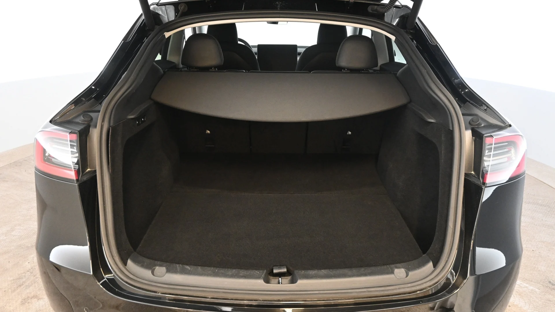 Car Image - 4VrGjU8mFP772Mx64FDI7g