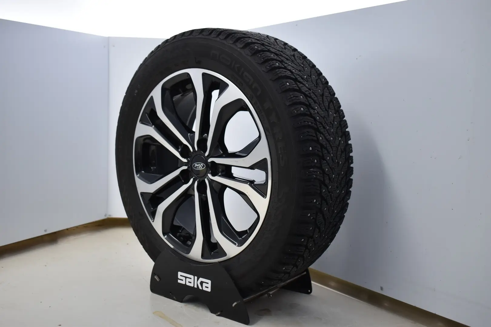 Car Image - ezs0Eua1xwmbHc881yPi6