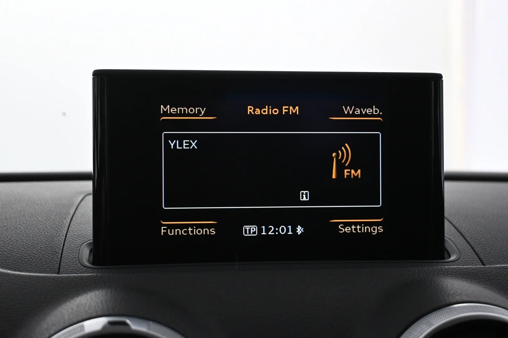 Car Image - 4d0YitdyYyrJINQ8OLi2hl