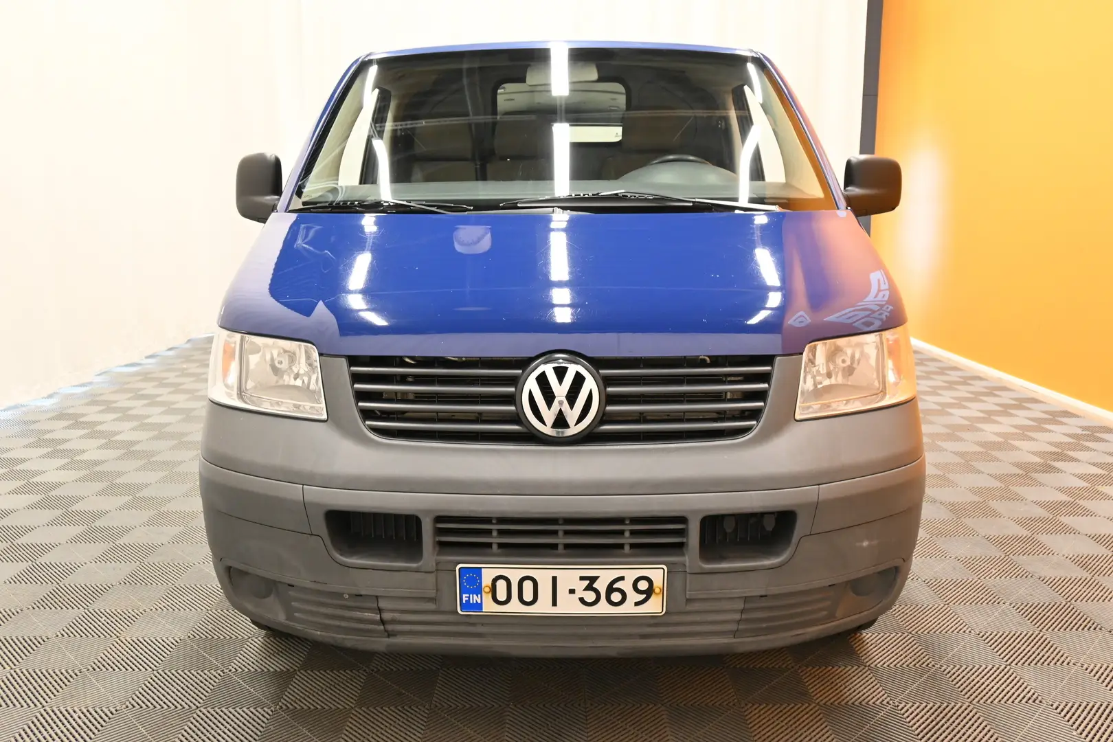 Car Image - 2K9vWXIdV4pOc5ez8Ip54y