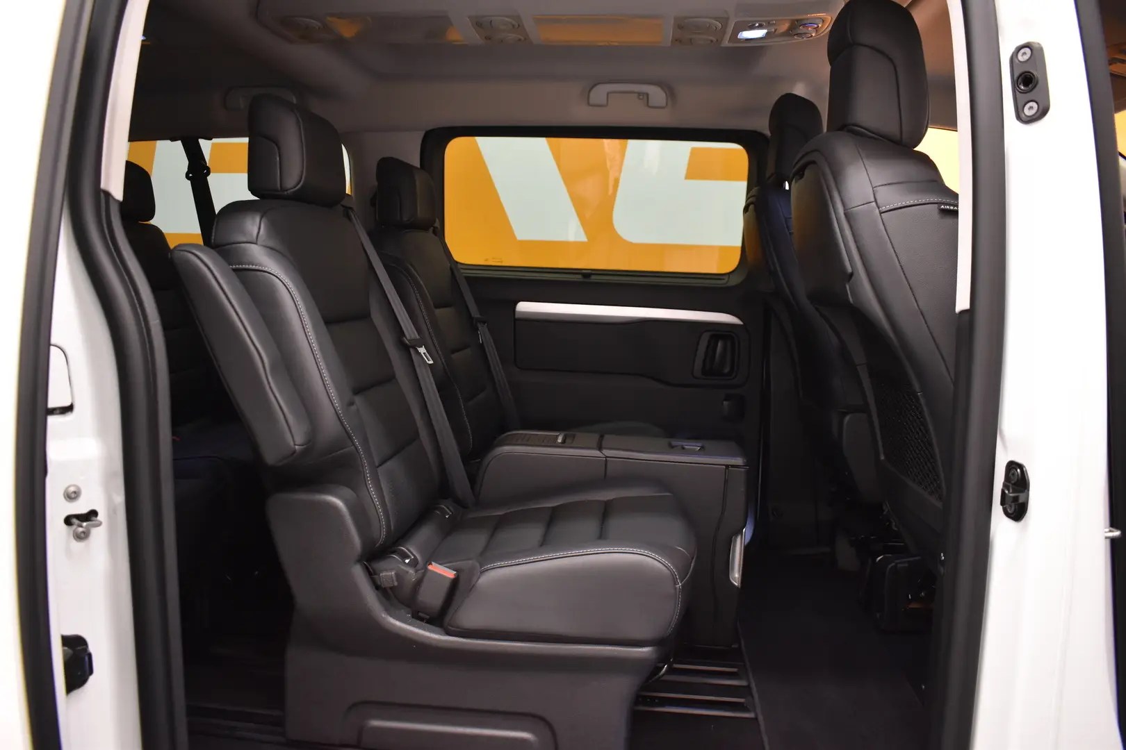 Car Image - 6HnNqyu5J5Dz7bgOiF0ZzJ