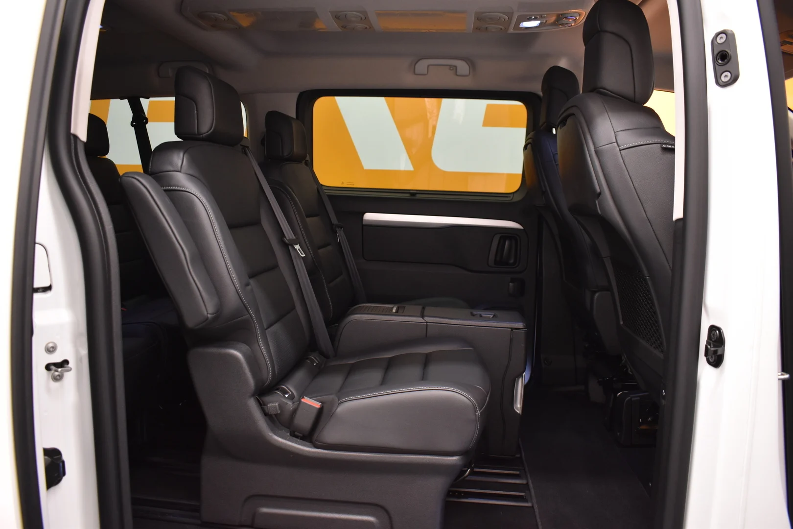 Car Image - 6HnNqyu5J5Dz7bgOiF0ZzJ