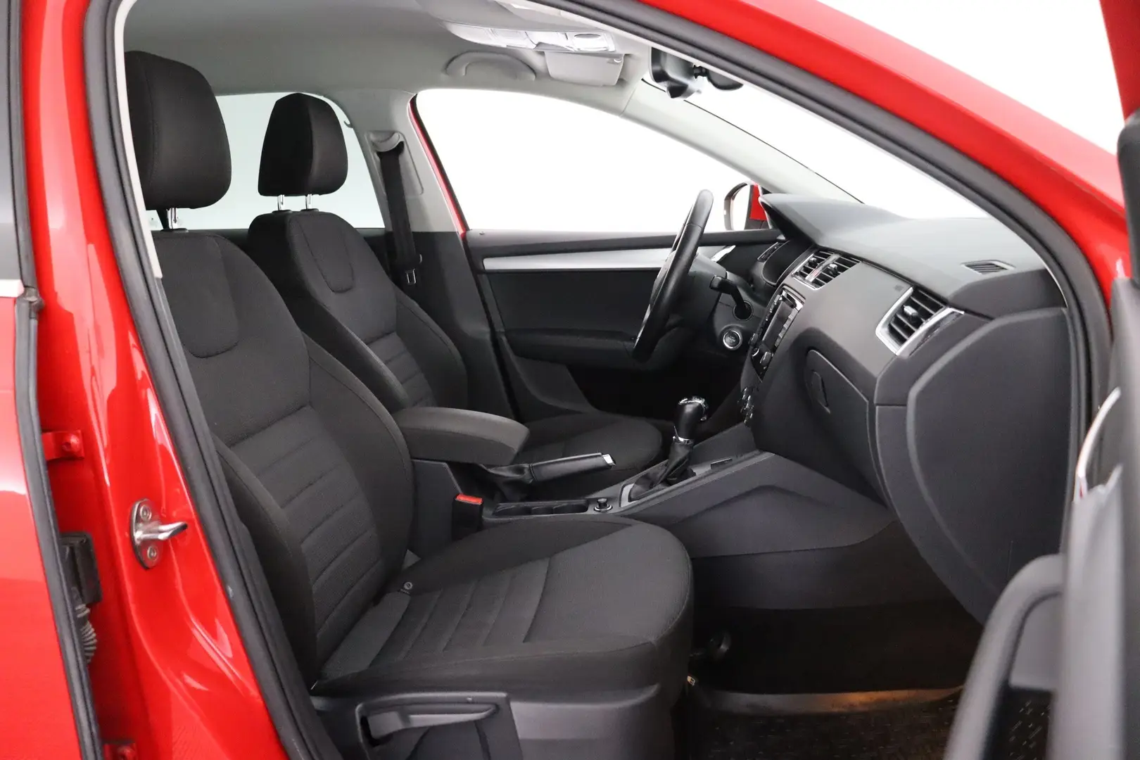 Car Image - 53k33LL8cOtQJHkxFOGRWv