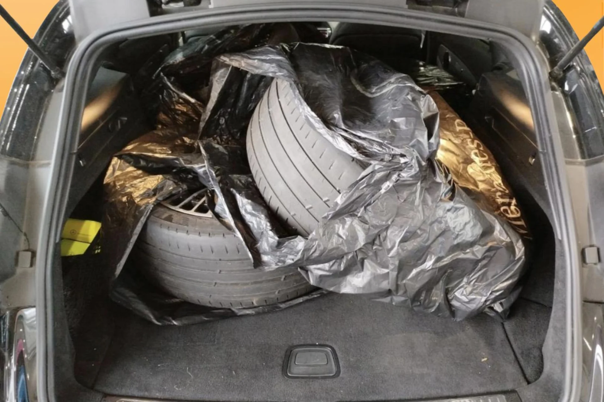 Car Image - 4NlpYU7g7dxJCOS5vDxeVL