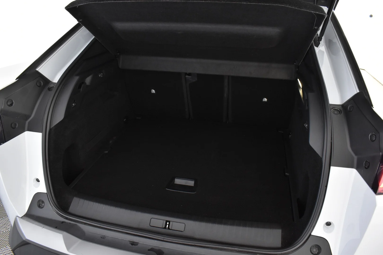 Car Image - 6C89vz2zt55biBNwiPCoHX