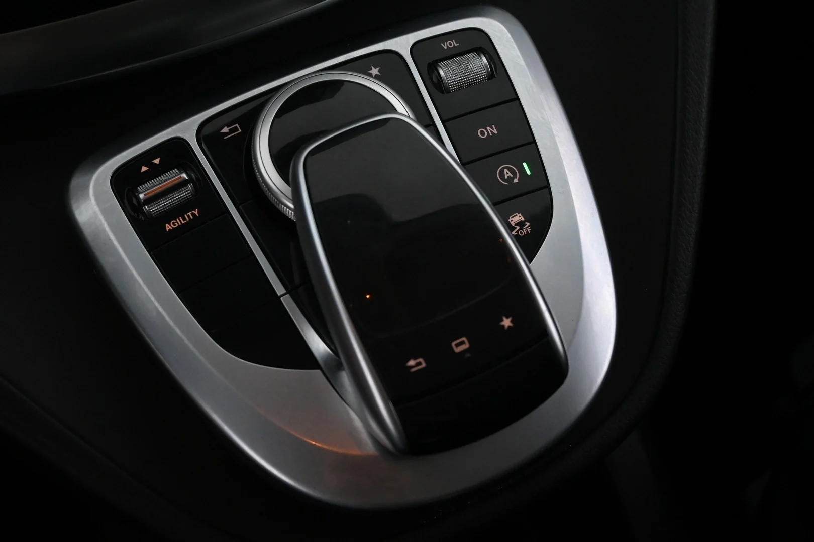 Car Image - 3d4GOmoyK8Vd9OIsp1mowk