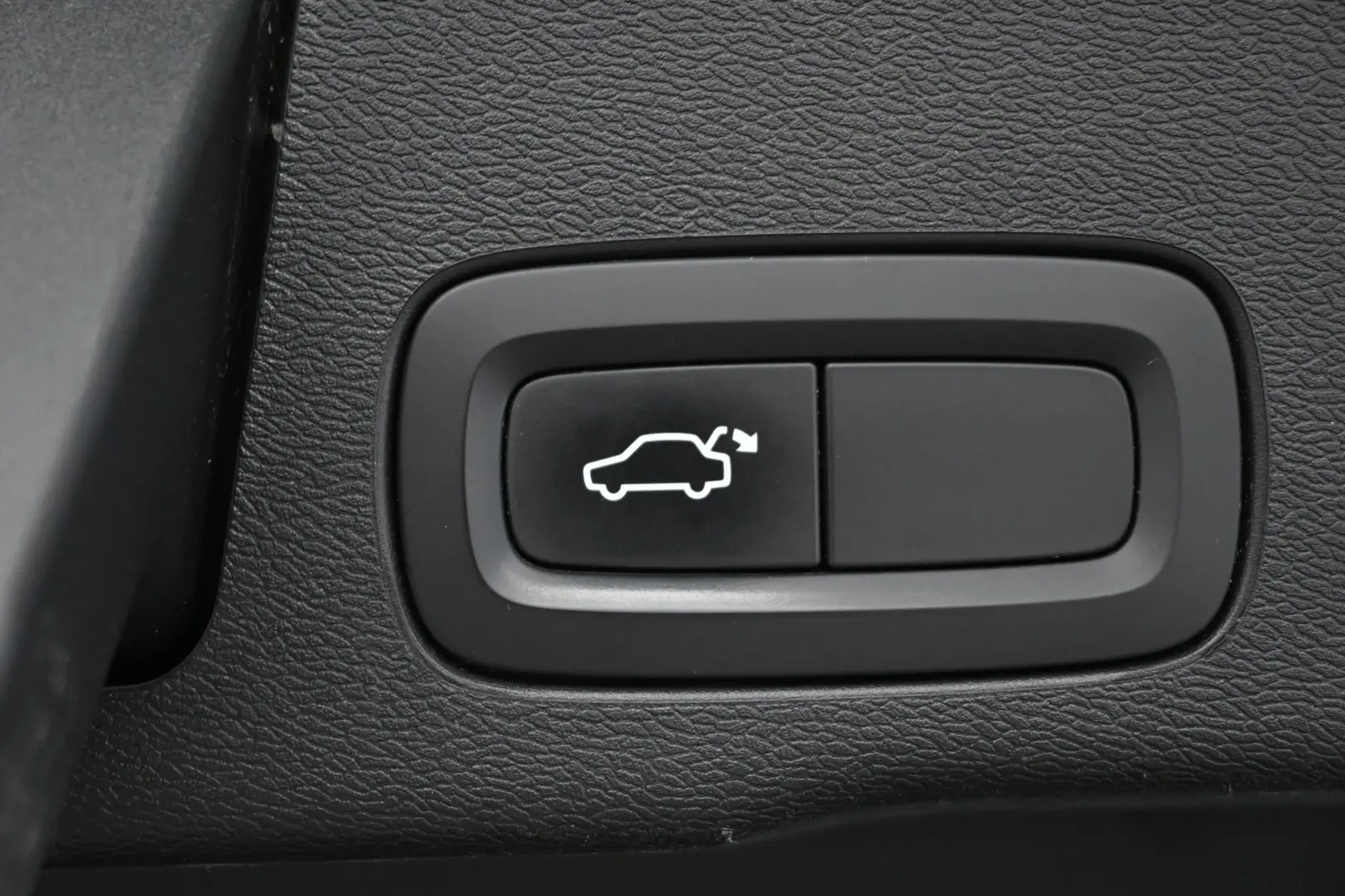 Car Image - 3zHdd65oEoUEbml5llbsC3