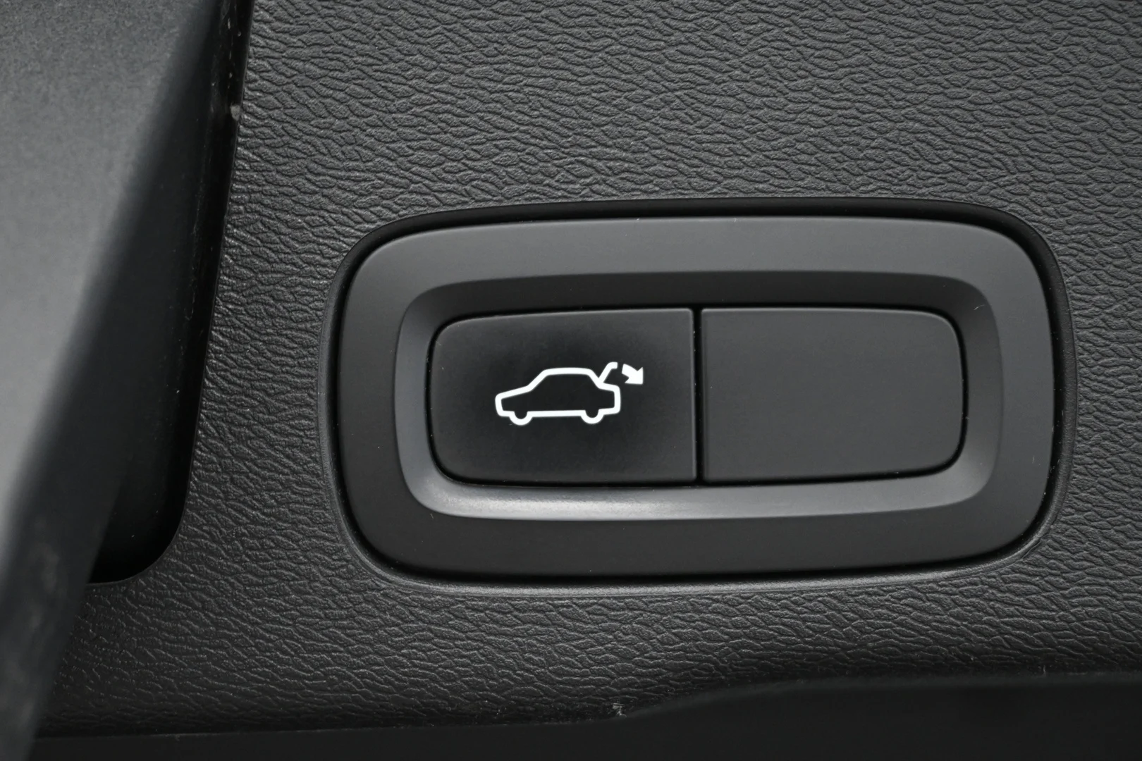 Car Image - 3zHdd65oEoUEbml5llbsC3